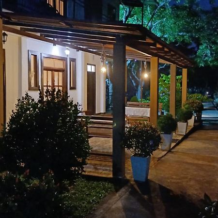Forest Edge Villa 阿努拉德普勒 外观 照片