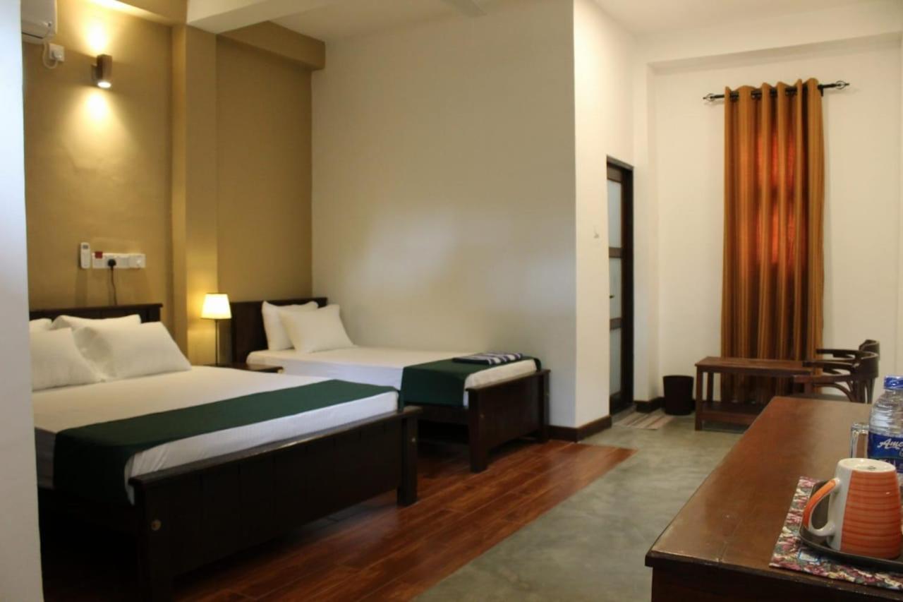 Forest Edge Villa 阿努拉德普勒 外观 照片