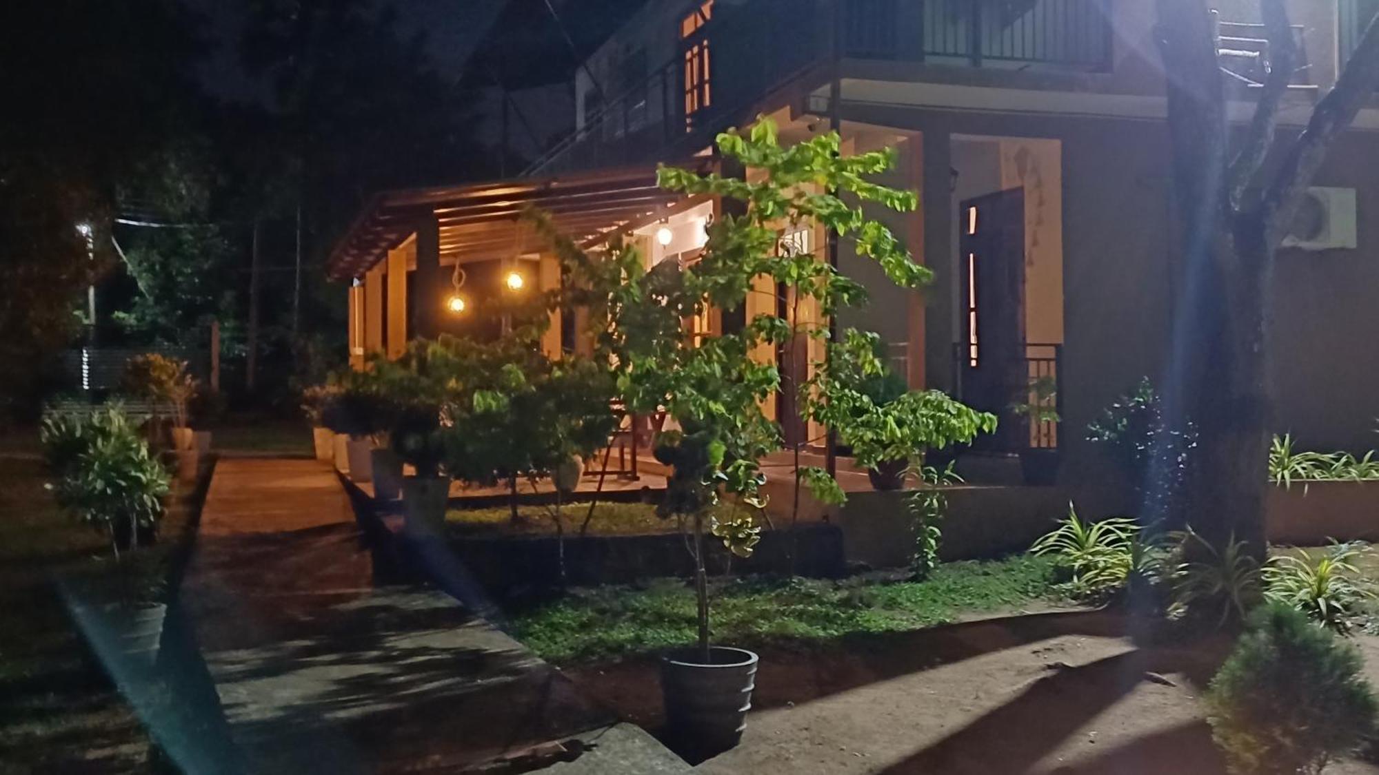 Forest Edge Villa 阿努拉德普勒 外观 照片